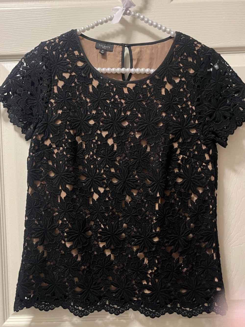 Talbots Black Floral Crochet‎ Lace Short Sleeve Top With Nude Lining. Size 4P